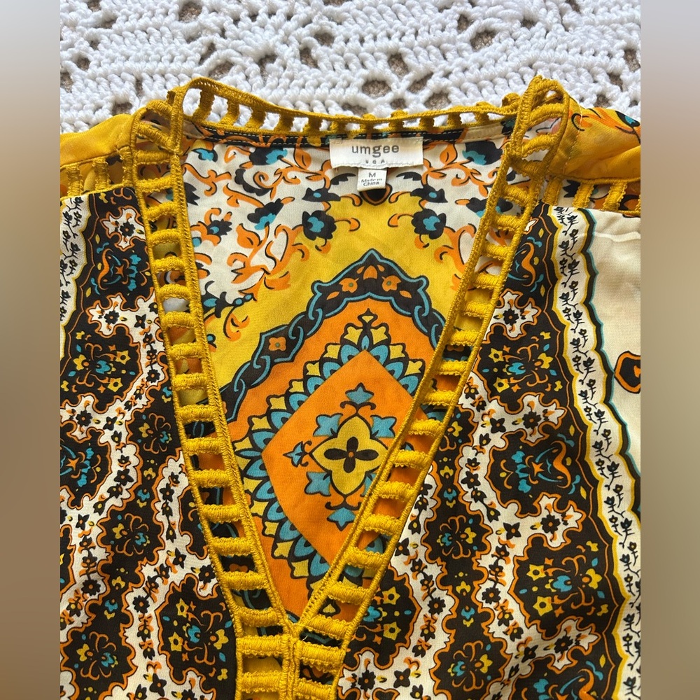 Umgee Tunic Size M Crochet Bohemian Bell Sleeves Yellow Layering Boutique - Picture 10 of 11